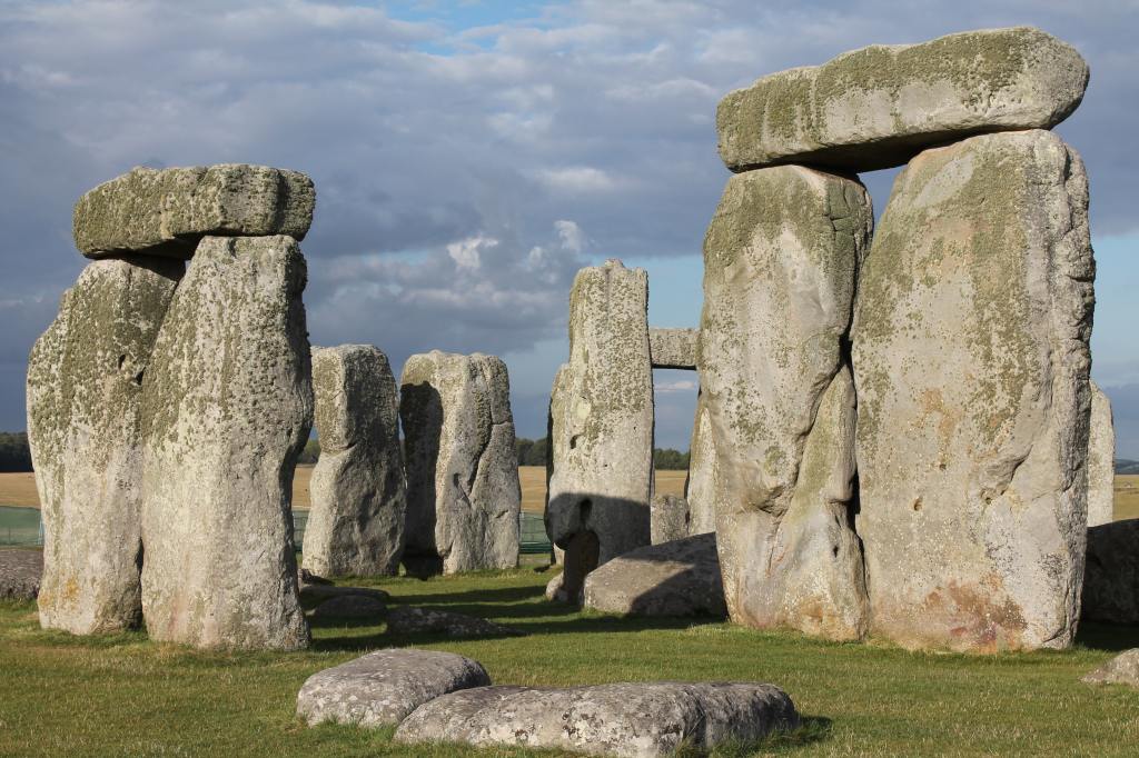 Reblog on a Fascinating Subject: Stonehenge Stone Circle News and Information —&nbsp;Discover
