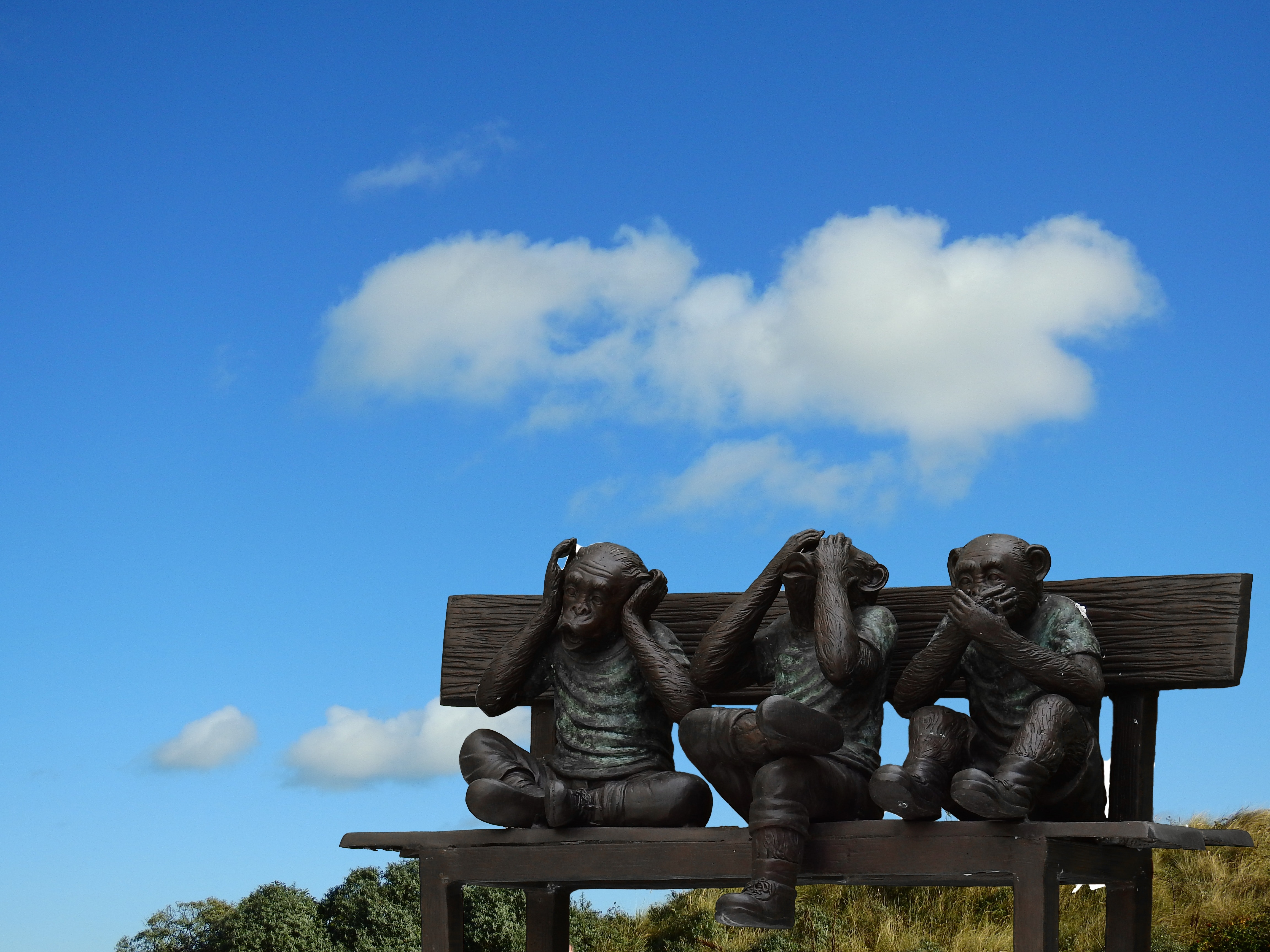 Photo of a sculpture of Three Wise Monkey Decor